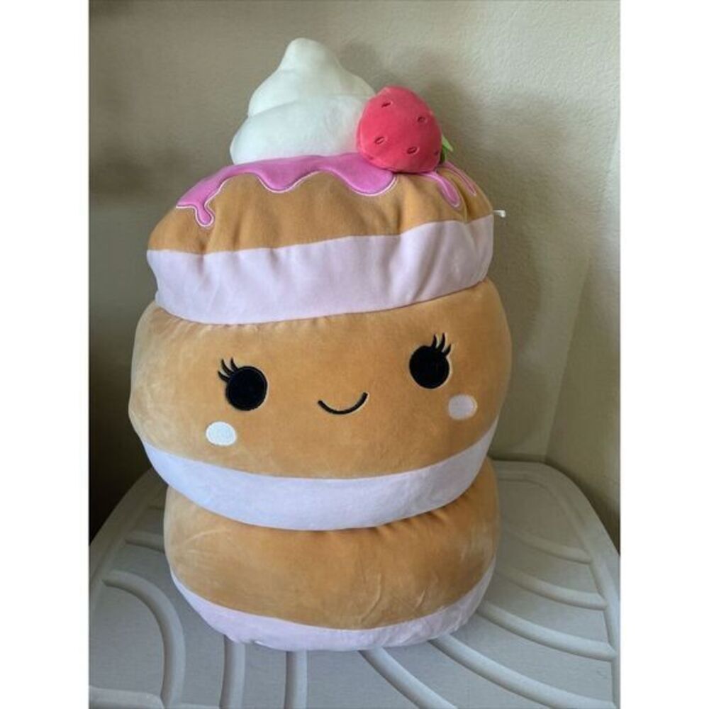 Squishmallows Sawtelle Strawberry Pancakes 16-18" Plush‎ Shortcake